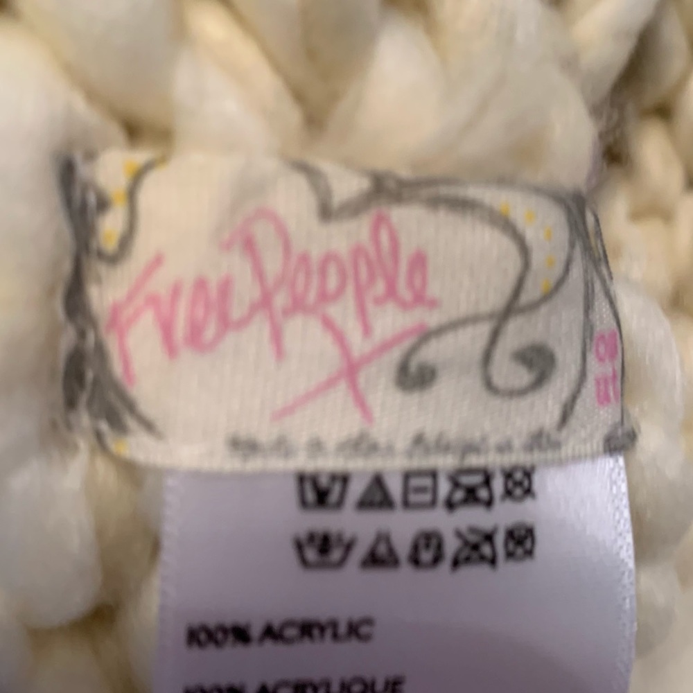 Free People Beanie Cozy Up Color Block with Pom Pom - Lavender & Ivory NWOT - Picture 6 of 7